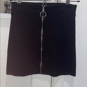 Super cute mini skirt with a zipper in the middle